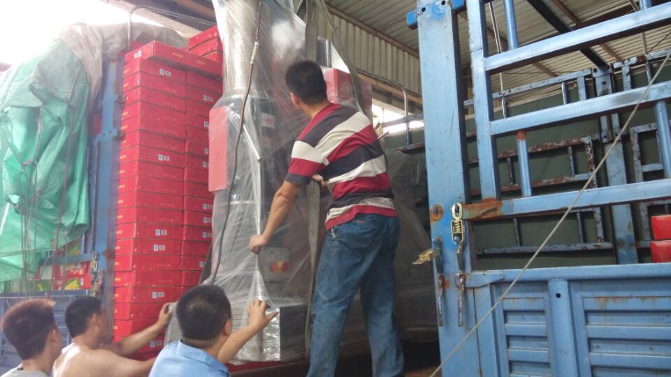 Z3032摇臂钻床成功到达安徽***模具公司